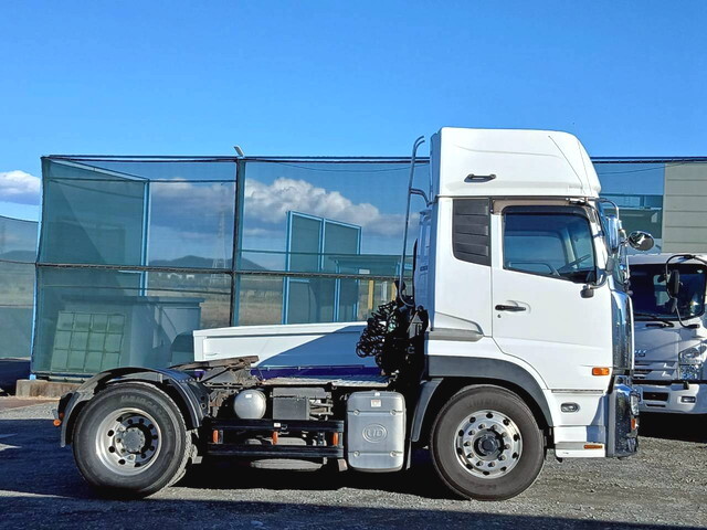 UDトラックスクオントレーラーヘッド（トラクターヘッド）大型（10t）[写真08]