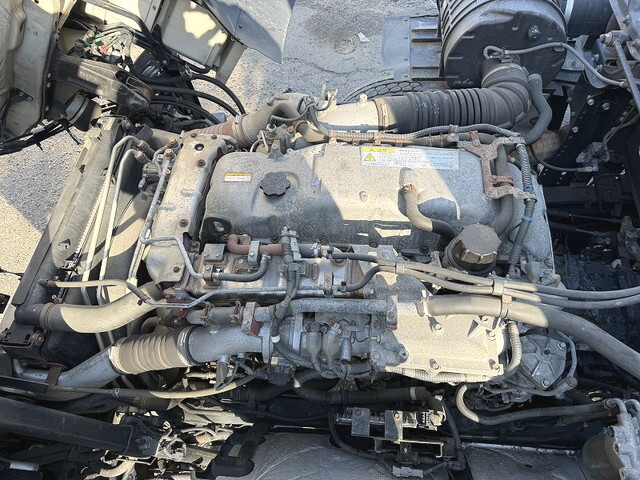 いすゞギガアルミウイング大型（10t）[写真16]