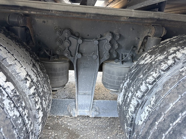 いすゞギガアルミウイング大型（10t）[写真24]