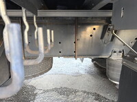 いすゞギガアルミウイング大型（10t）[写真28]