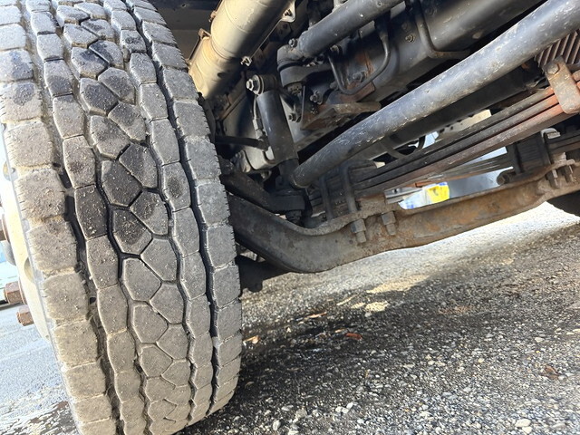 いすゞギガアルミウイング大型（10t）[写真30]