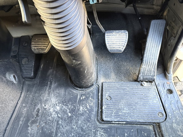 いすゞギガアルミウイング大型（10t）[写真32]