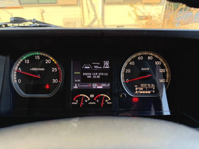 いすゞギガアルミウイング大型（10t）[写真36]