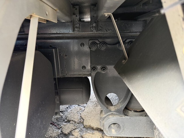 日野プロフィアアルミバン大型（10t）[写真23]