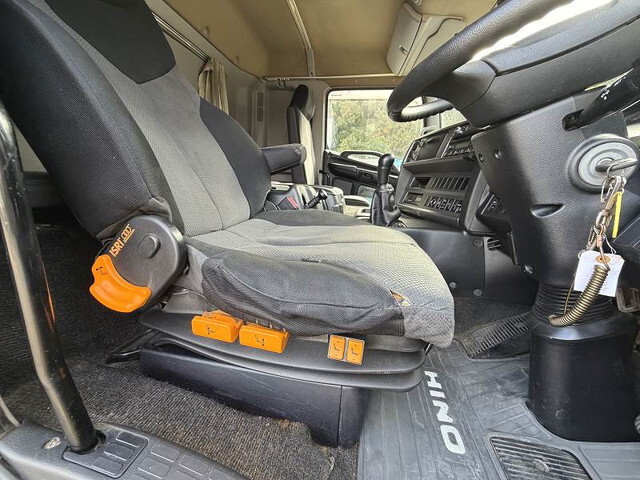 日野プロフィアアルミバン大型（10t）[写真29]