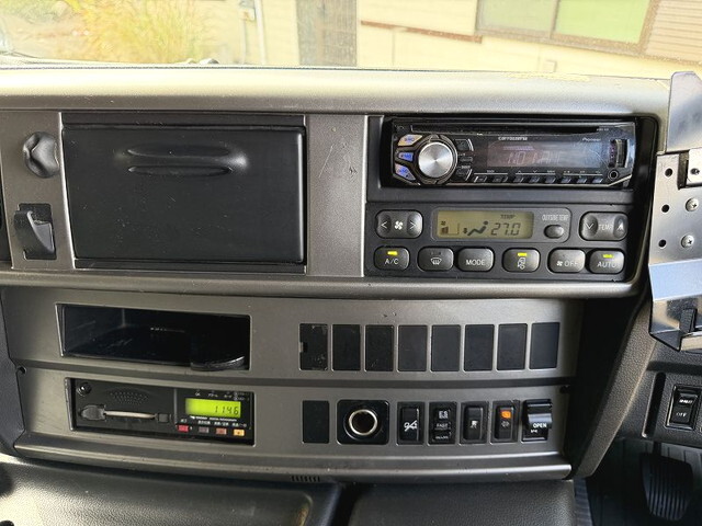 日野プロフィアアルミバン大型（10t）[写真32]