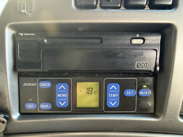 UDトラックスクオン冷凍車（冷蔵車）大型（10t）[写真07]