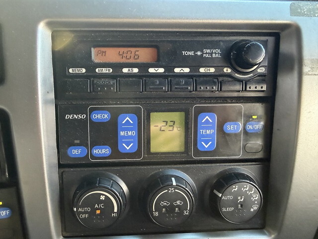 UDトラックスクオン冷凍車（冷蔵車）大型（10t）[写真08]