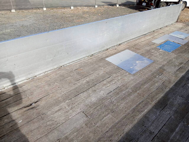 三菱ファイターアルミブロック中型（4t）[写真10]