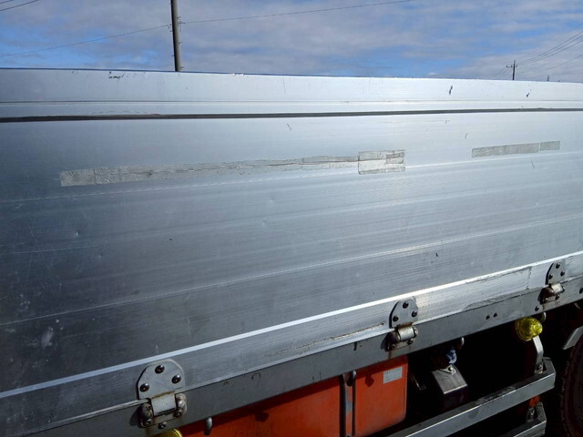 三菱ファイターアルミブロック中型（4t）[写真25]