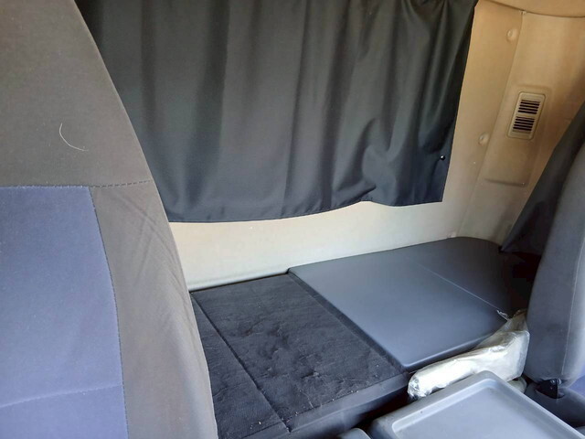 三菱ファイターアルミブロック中型（4t）[写真26]