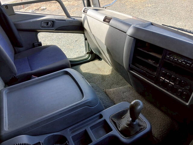 三菱ファイターアルミブロック中型（4t）[写真28]