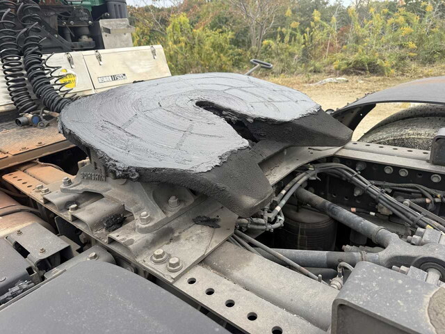 日野プロフィアトレーラーヘッド（トラクターヘッド）大型（10t）[写真15]