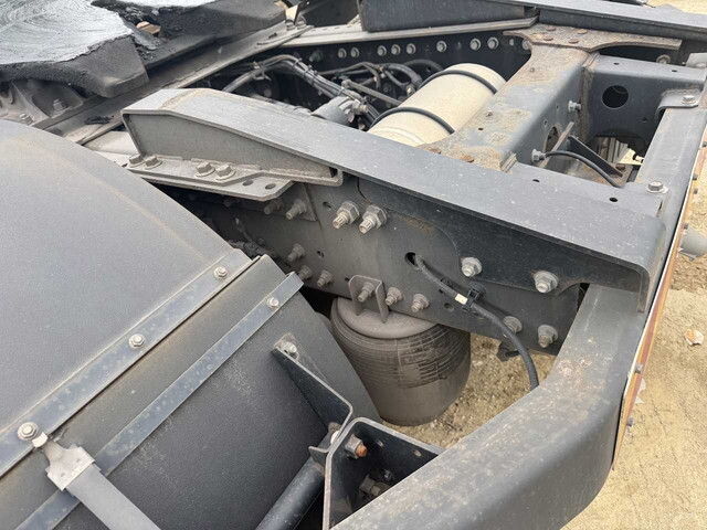 日野プロフィアトレーラーヘッド（トラクターヘッド）大型（10t）[写真16]