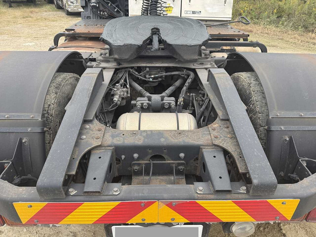 日野プロフィアトレーラーヘッド（トラクターヘッド）大型（10t）[写真17]