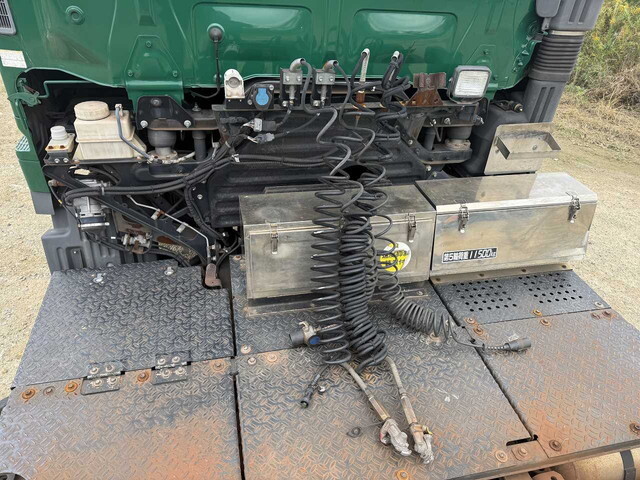 日野プロフィアトレーラーヘッド（トラクターヘッド）大型（10t）[写真27]