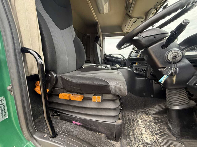 日野プロフィアトレーラーヘッド（トラクターヘッド）大型（10t）[写真30]