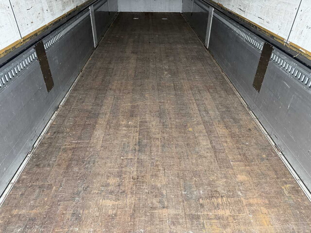 日野プロフィアアルミウイング大型（10t）[写真11]