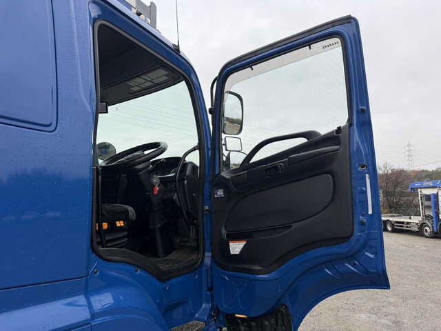 日野プロフィアアルミウイング大型（10t）[写真33]