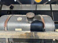 いすゞギガ平ボディ大型（10t）[写真17]