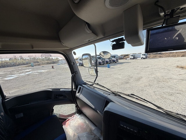 いすゞギガ平ボディ大型（10t）[写真39]