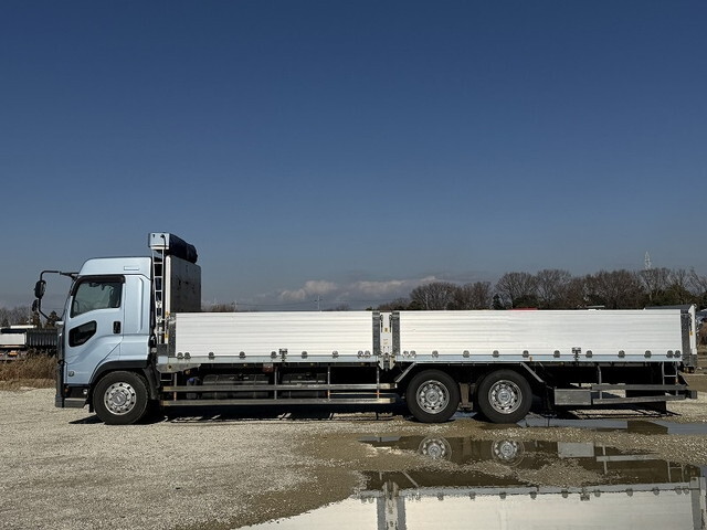 いすゞギガ平ボディ大型（10t）[写真04]