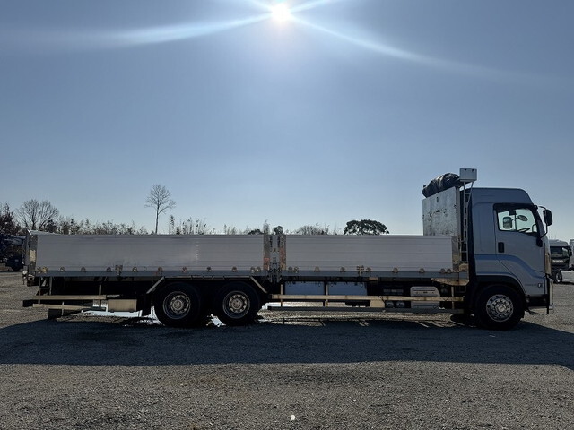 いすゞギガ平ボディ大型（10t）[写真06]