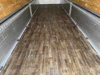 UDトラックスクオンアルミウイング大型（10t）[写真12]