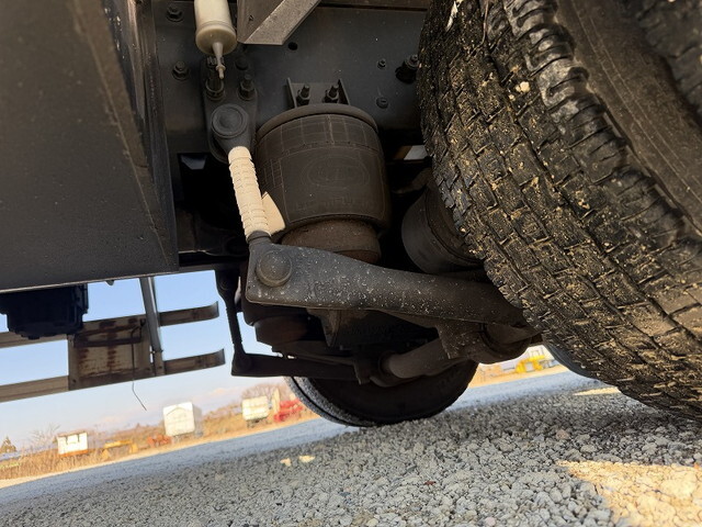 UDトラックスクオンアルミウイング大型（10t）[写真24]