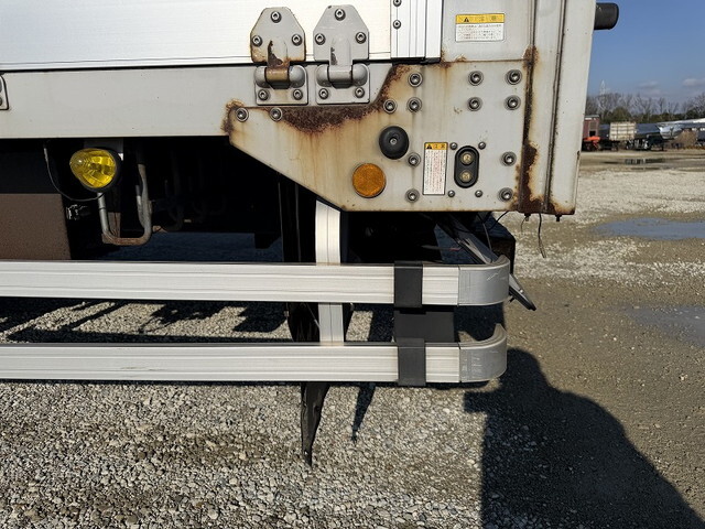 UDトラックスクオンアルミウイング大型（10t）[写真25]