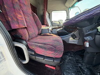 UDトラックスクオンアルミウイング大型（10t）[写真32]