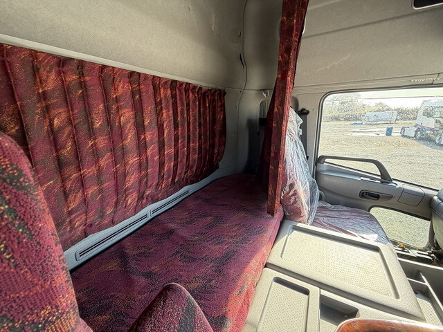 UDトラックスクオンアルミウイング大型（10t）[写真38]