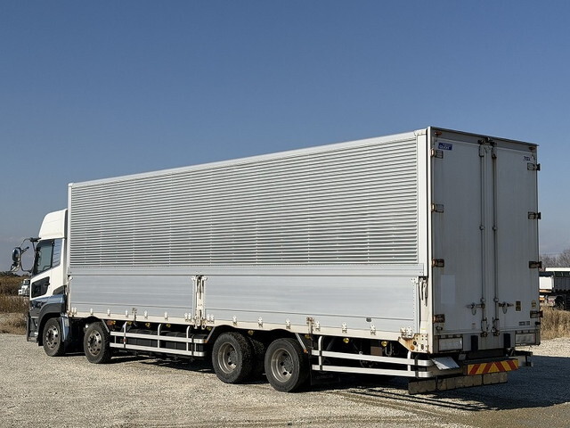 UDトラックスクオンアルミウイング大型（10t）[写真04]