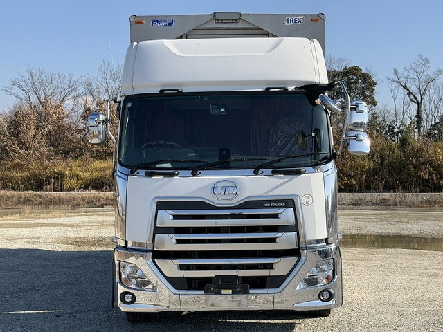 UDトラックスクオンアルミウイング大型（10t）[写真05]