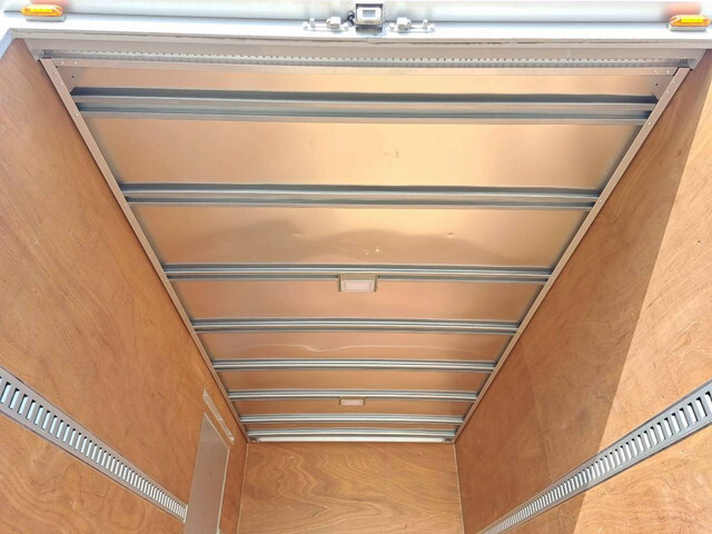 いすゞエルフアルミバン小型（2t・3t）[写真10]