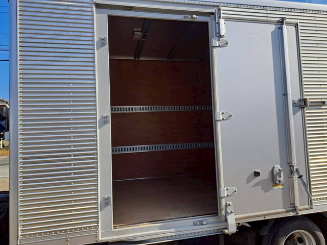 いすゞエルフアルミバン小型（2t・3t）[写真15]