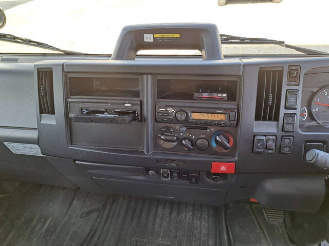 いすゞエルフアルミバン小型（2t・3t）[写真19]