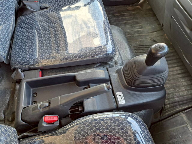 いすゞエルフアルミバン小型（2t・3t）[写真20]