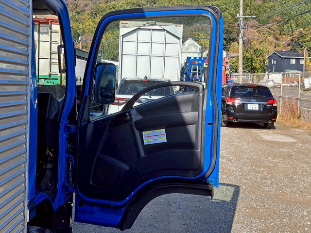 いすゞエルフアルミバン小型（2t・3t）[写真24]