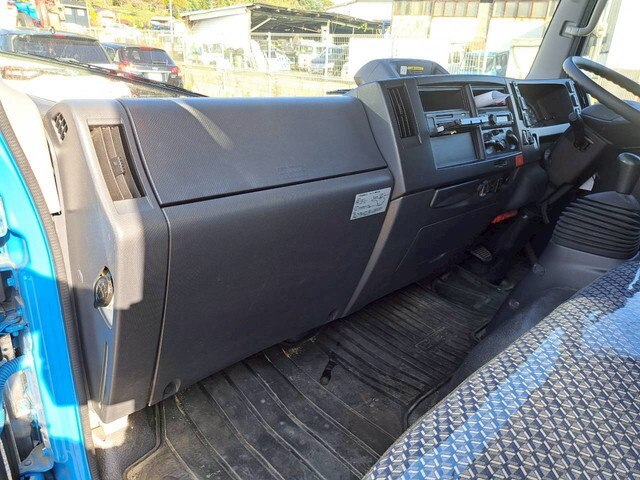 いすゞエルフアルミバン小型（2t・3t）[写真26]