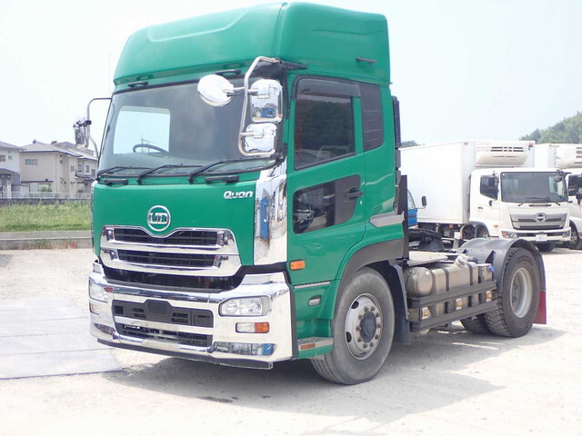 UDトラックスクオントレーラーヘッド（トラクターヘッド）大型（10t）[写真01]