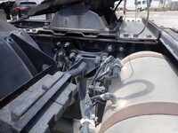 UDトラックスクオントレーラーヘッド（トラクターヘッド）大型（10t）[写真14]