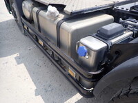 UDトラックスクオントレーラーヘッド（トラクターヘッド）大型（10t）[写真23]