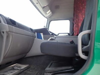 UDトラックスクオントレーラーヘッド（トラクターヘッド）大型（10t）[写真30]