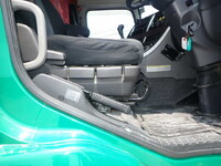 UDトラックスクオントレーラーヘッド（トラクターヘッド）大型（10t）[写真33]