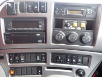 UDトラックスクオントレーラーヘッド（トラクターヘッド）大型（10t）[写真39]