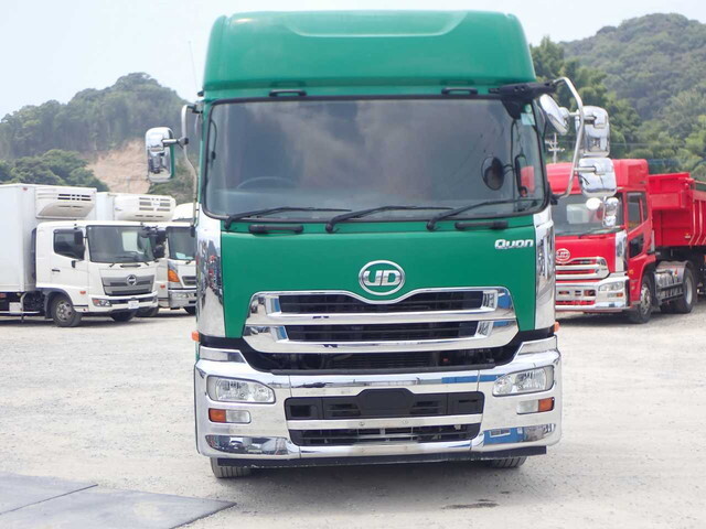 UDトラックスクオントレーラーヘッド（トラクターヘッド）大型（10t）[写真04]