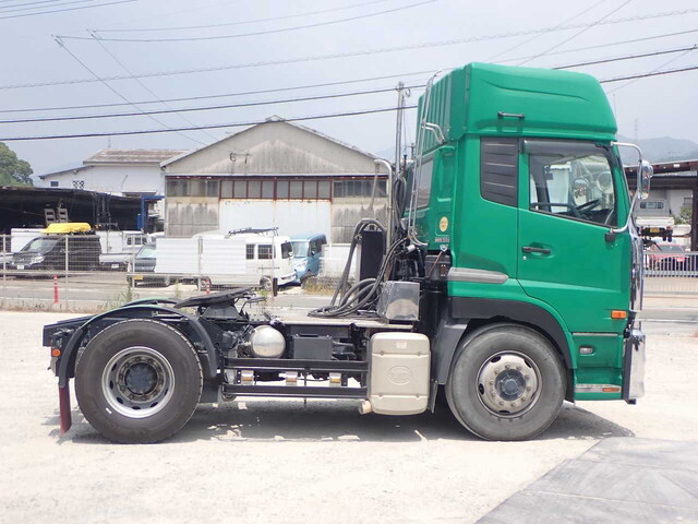 UDトラックスクオントレーラーヘッド（トラクターヘッド）大型（10t）[写真08]