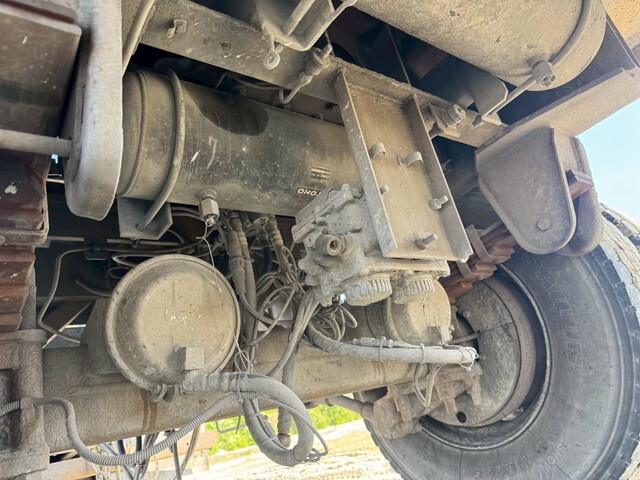 日野プロフィア深ダンプ（土砂禁ダンプ）大型（10t）[写真21]