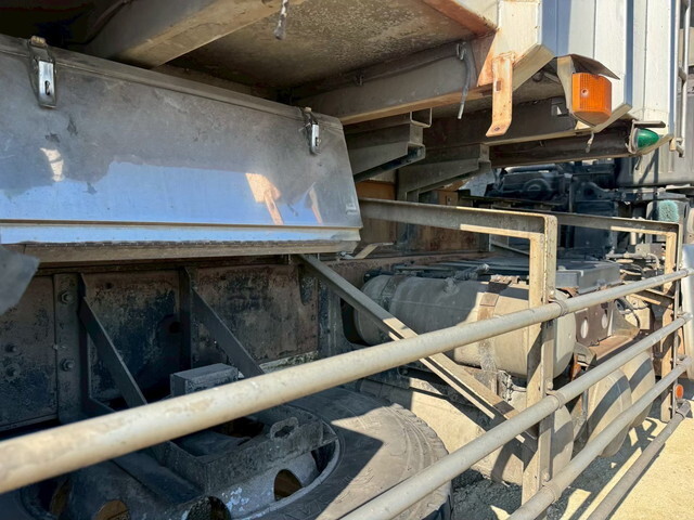 日野プロフィア深ダンプ（土砂禁ダンプ）大型（10t）[写真32]